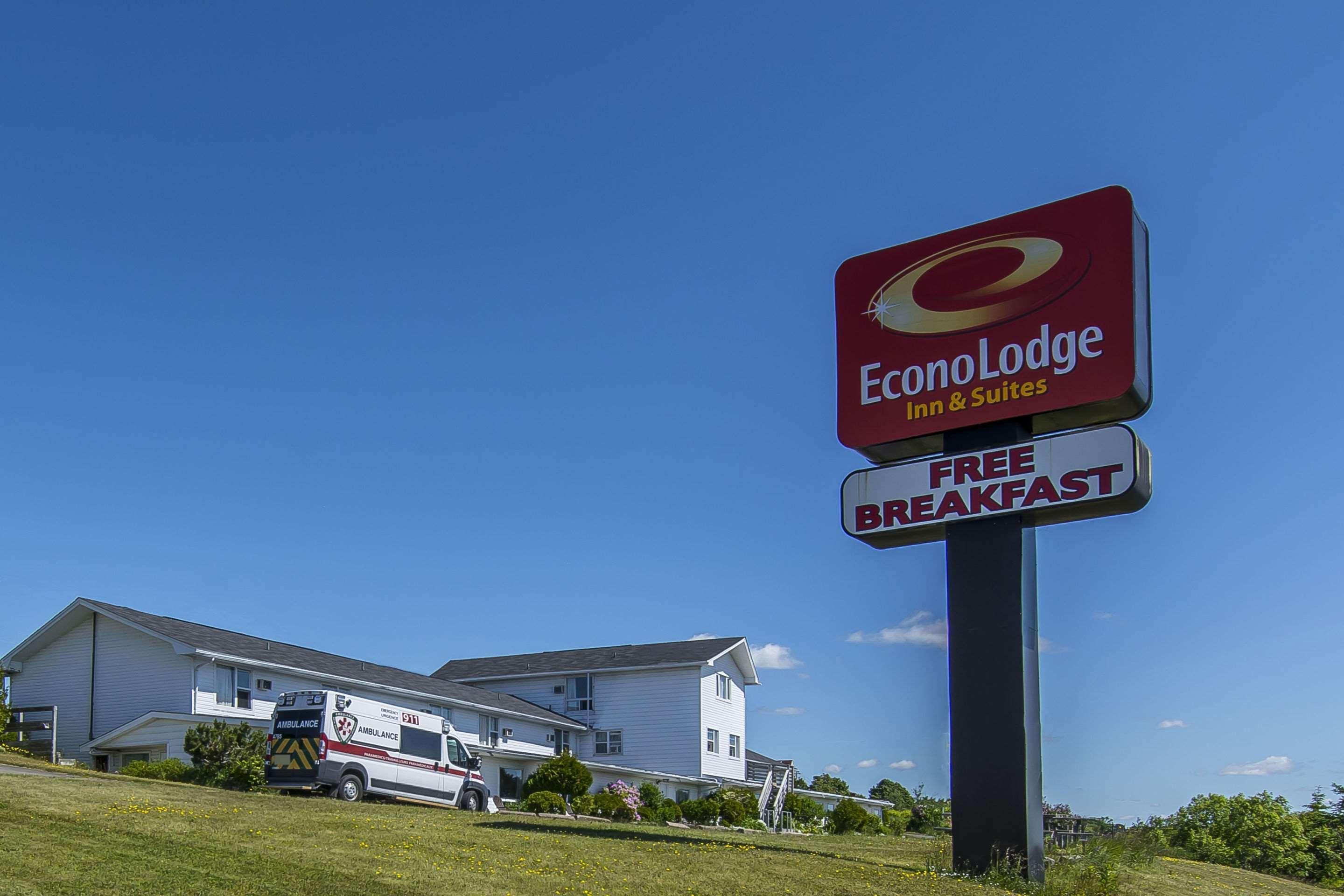 Econo Lodge Inn & Suites Saint John Exterior photo
