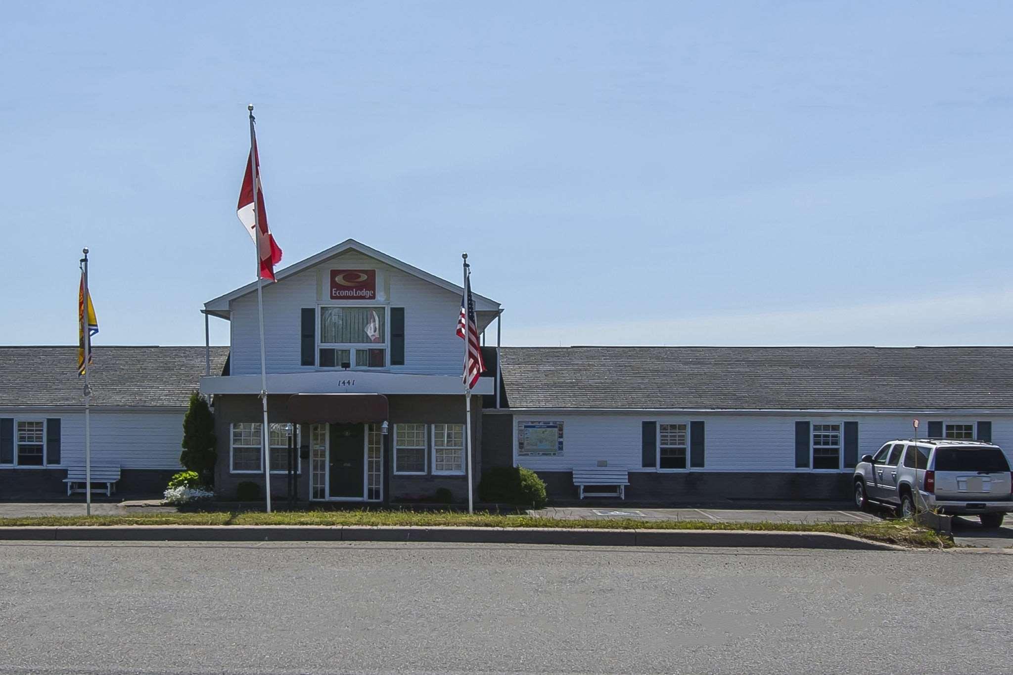 Econo Lodge Inn & Suites Saint John Exterior photo