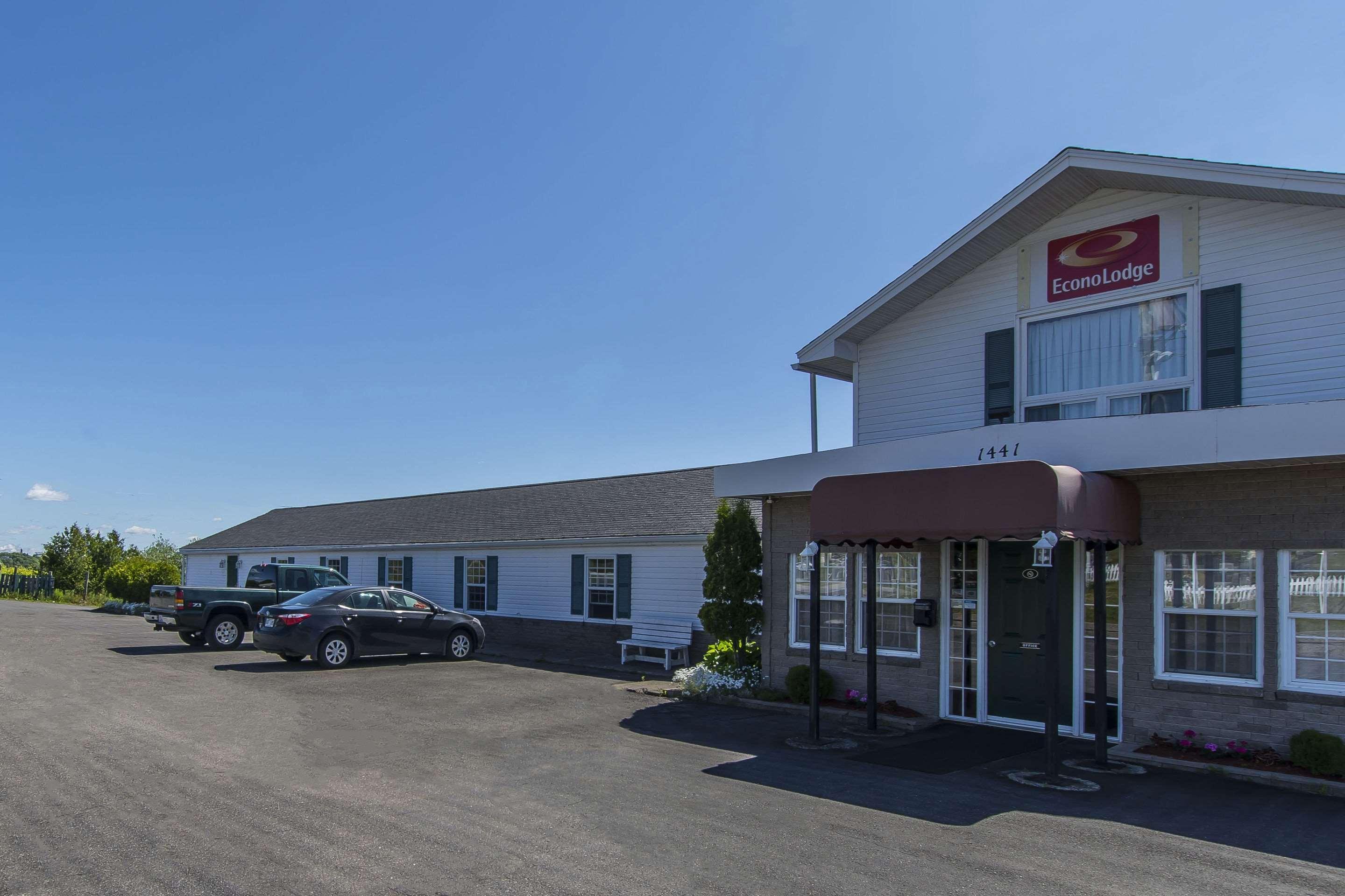 Econo Lodge Inn & Suites Saint John Exterior photo